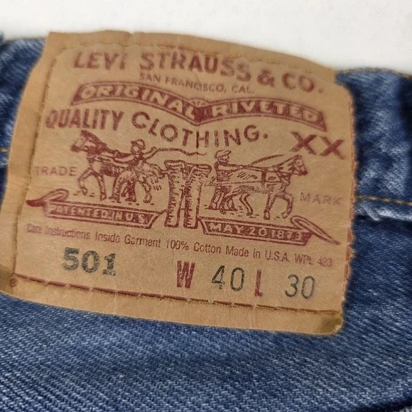Vintage Levis 501 Jeans Mens 40x30 Denim Medium Wash Button Fly Made USA 90s